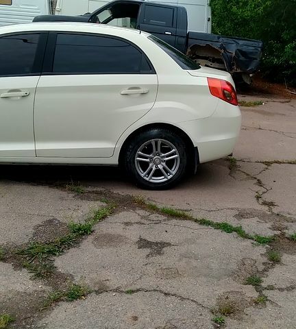 Белый ЗАЗ Форза, объемом двигателя 1.5 л и пробегом 120 тыс. км за 3600 $, фото 3 на Automoto.ua