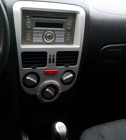 Белый ЗАЗ Форза, объемом двигателя 1.5 л и пробегом 120 тыс. км за 3600 $, фото 8 на Automoto.ua