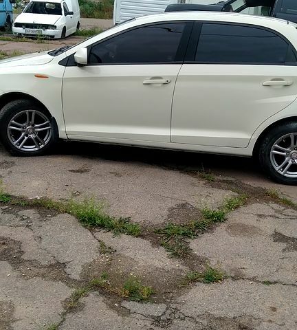 Белый ЗАЗ Форза, объемом двигателя 1.5 л и пробегом 120 тыс. км за 3600 $, фото 4 на Automoto.ua