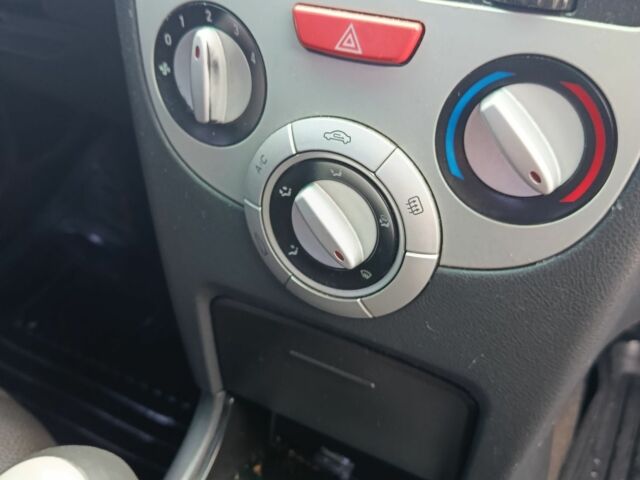 Красный ЗАЗ Форза, объемом двигателя 1.5 л и пробегом 128 тыс. км за 2700 $, фото 3 на Automoto.ua