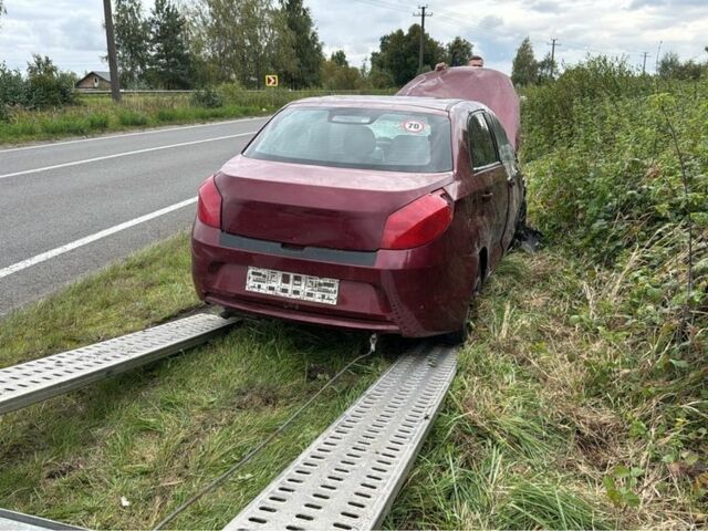 Червоний ЗАЗ Форза, об'ємом двигуна 1.5 л та пробігом 100 тис. км за 700 $, фото 4 на Automoto.ua