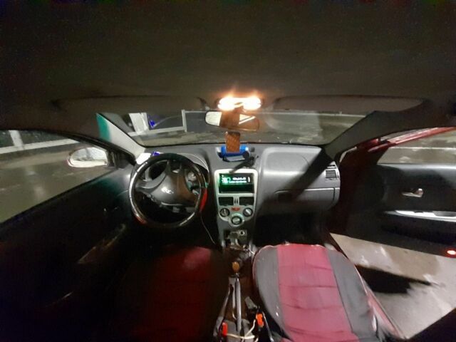 Красный ЗАЗ Форза, объемом двигателя 1.5 л и пробегом 400 тыс. км за 1300 $, фото 6 на Automoto.ua