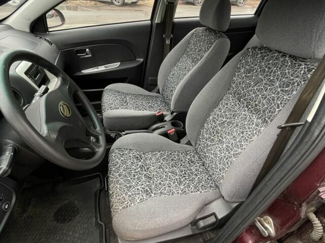 Красный ЗАЗ Форза, объемом двигателя 1.5 л и пробегом 181 тыс. км за 1700 $, фото 4 на Automoto.ua