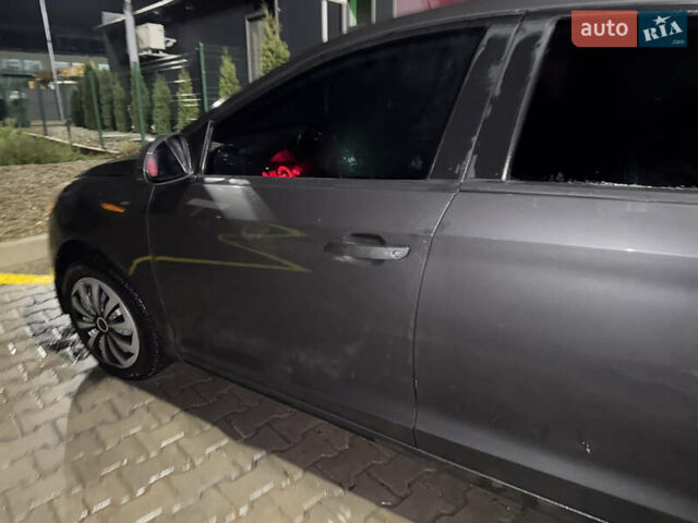 Серый ЗАЗ Форза, объемом двигателя 1.5 л и пробегом 81 тыс. км за 2000 $, фото 3 на Automoto.ua