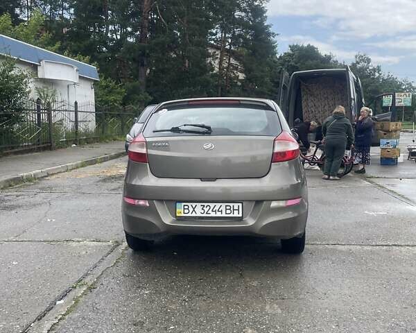Зеленый ЗАЗ Форза, объемом двигателя 1.5 л и пробегом 153 тыс. км за 2200 $, фото 5 на Automoto.ua