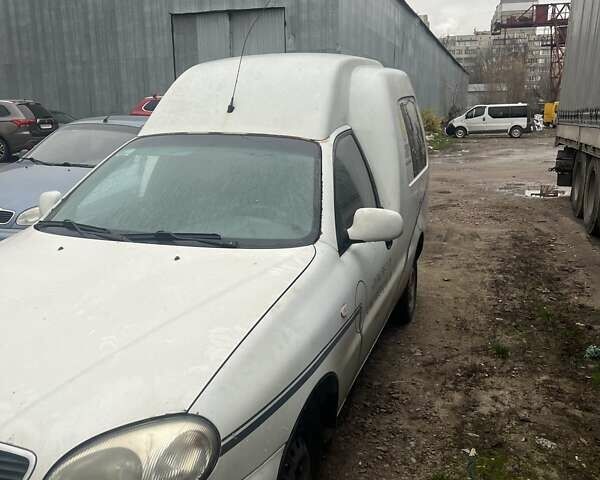 Белый ЗАЗ Lanos Cargo, объемом двигателя 1.5 л и пробегом 158 тыс. км за 2000 $, фото 3 на Automoto.ua