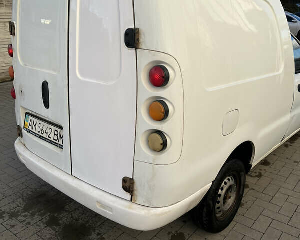 ЗАЗ Lanos Cargo 2013 у Житомирі на Automoto.ua Білий ЗАЗ Lanos Cargo, об'ємом двигуна 1.5 л та пробігом 500 тис. км за 2150 $, фото 4 на Automoto.ua