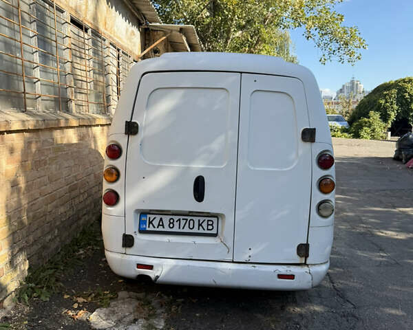 Белый ЗАЗ Lanos Cargo, объемом двигателя 1.5 л и пробегом 274 тыс. км за 2000 $, фото 4 на Automoto.ua