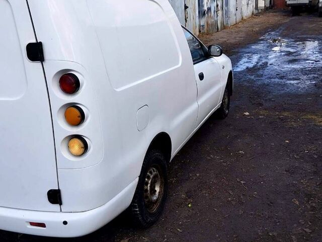 Белый ЗАЗ Ланос Пикап, объемом двигателя 1.3 л и пробегом 20 тыс. км за 1800 $, фото 6 на Automoto.ua