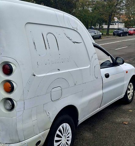 Белый ЗАЗ Ланос Пикап, объемом двигателя 1.5 л и пробегом 270 тыс. км за 2200 $, фото 2 на Automoto.ua