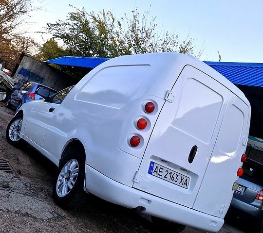 Белый ЗАЗ Ланос Пикап, объемом двигателя 1.5 л и пробегом 160 тыс. км за 3500 $, фото 2 на Automoto.ua