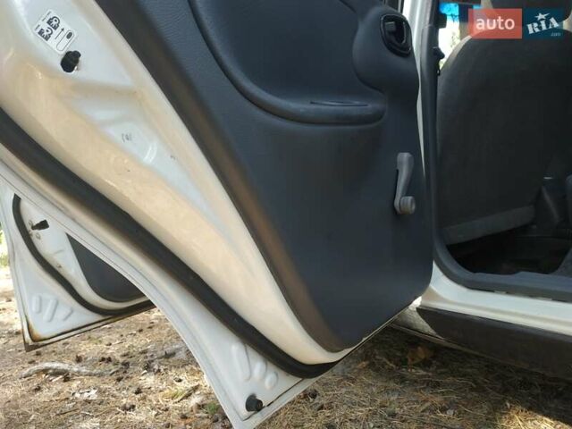 Белый ЗАЗ Ланос, объемом двигателя 1.5 л и пробегом 163 тыс. км за 1750 $, фото 15 на Automoto.ua