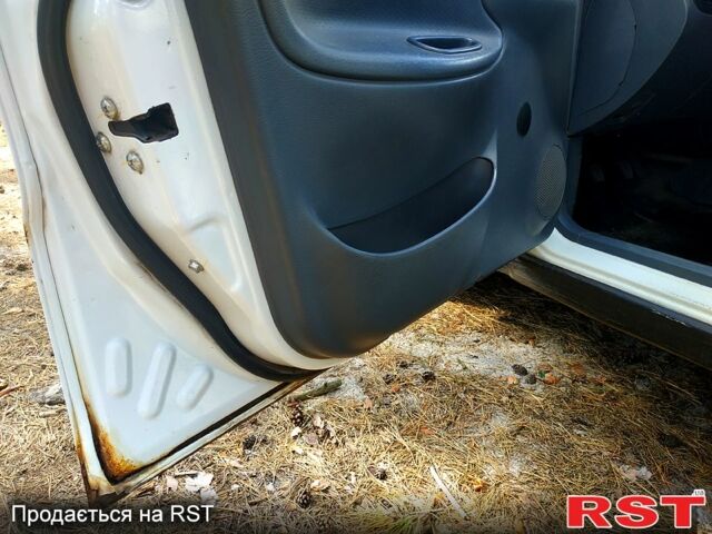 Белый ЗАЗ Ланос, объемом двигателя 1.5 л и пробегом 163 тыс. км за 1750 $, фото 4 на Automoto.ua