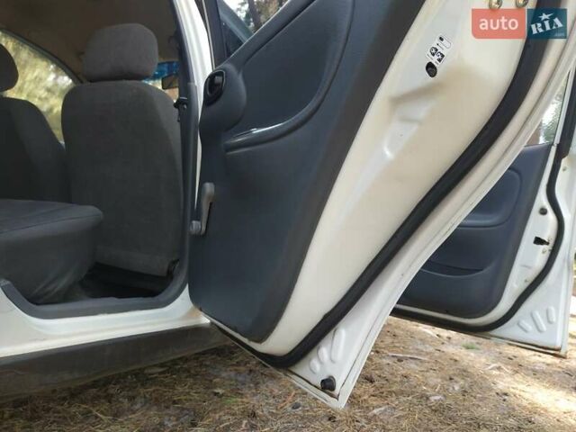 Белый ЗАЗ Ланос, объемом двигателя 1.5 л и пробегом 163 тыс. км за 1750 $, фото 16 на Automoto.ua