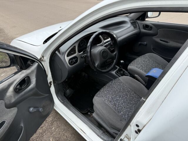 Білий ЗАЗ Ланос, об'ємом двигуна 1.5 л та пробігом 360 тис. км за 2200 $, фото 5 на Automoto.ua