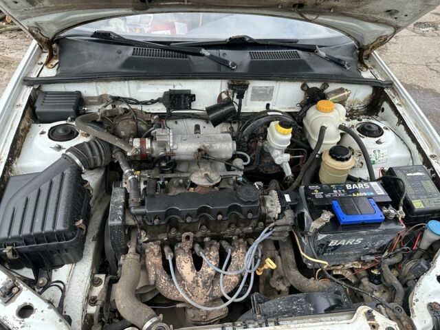 Білий ЗАЗ Ланос, об'ємом двигуна 1.5 л та пробігом 240 тис. км за 1600 $, фото 4 на Automoto.ua