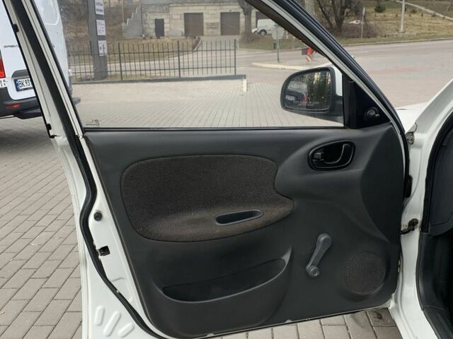 Белый ЗАЗ Ланос, объемом двигателя 1.5 л и пробегом 342 тыс. км за 2700 $, фото 9 на Automoto.ua