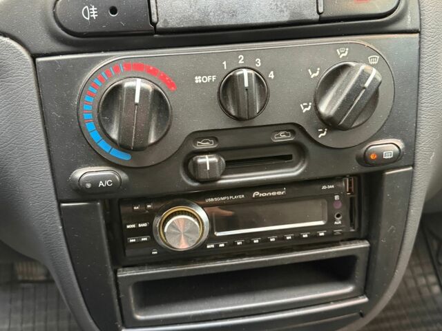 Белый ЗАЗ Ланос, объемом двигателя 1.5 л и пробегом 184 тыс. км за 2200 $, фото 6 на Automoto.ua