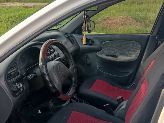 ЗАЗ Ланос 2004 в Александровке на Automoto.ua Белый ЗАЗ Ланос, объемом двигателя 1.5 л и пробегом 175 тыс. км за 1198 $, фото 5 на Automoto.ua