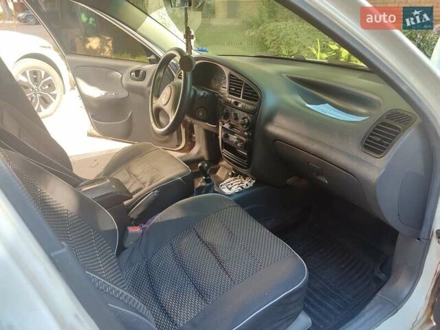 Білий ЗАЗ Ланос, об'ємом двигуна 1.5 л та пробігом 290 тис. км за 2000 $, фото 1 на Automoto.ua