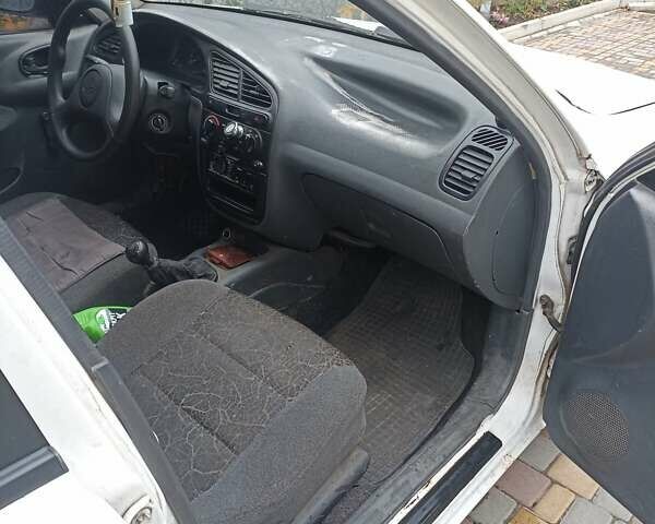 Белый ЗАЗ Ланос, объемом двигателя 1.39 л и пробегом 193 тыс. км за 1186 $, фото 6 на Automoto.ua