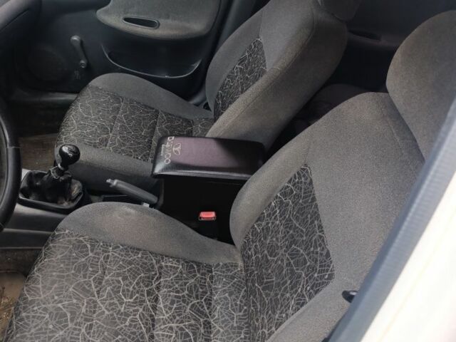 Білий ЗАЗ Ланос, об'ємом двигуна 0 л та пробігом 210 тис. км за 2200 $, фото 4 на Automoto.ua