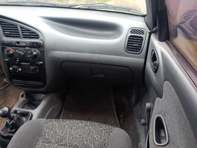 Білий ЗАЗ Ланос, об'ємом двигуна 0 л та пробігом 210 тис. км за 2000 $, фото 2 на Automoto.ua