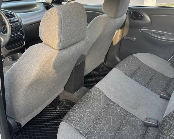 Білий ЗАЗ Ланос, об'ємом двигуна 1.39 л та пробігом 150 тис. км за 2200 $, фото 10 на Automoto.ua