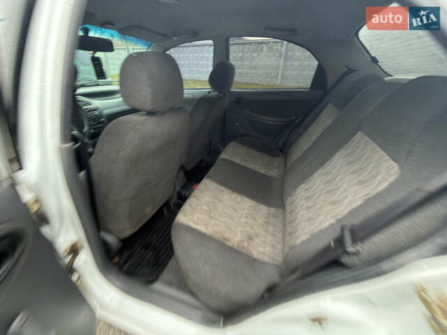 Білий ЗАЗ Ланос, об'ємом двигуна 1.5 л та пробігом 180 тис. км за 1650 $, фото 12 на Automoto.ua