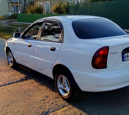 Белый ЗАЗ Ланос, объемом двигателя 1.5 л и пробегом 280 тыс. км за 2800 $, фото 2 на Automoto.ua