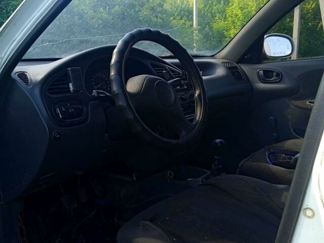 Белый ЗАЗ Ланос, объемом двигателя 1.5 л и пробегом 322 тыс. км за 2200 $, фото 3 на Automoto.ua