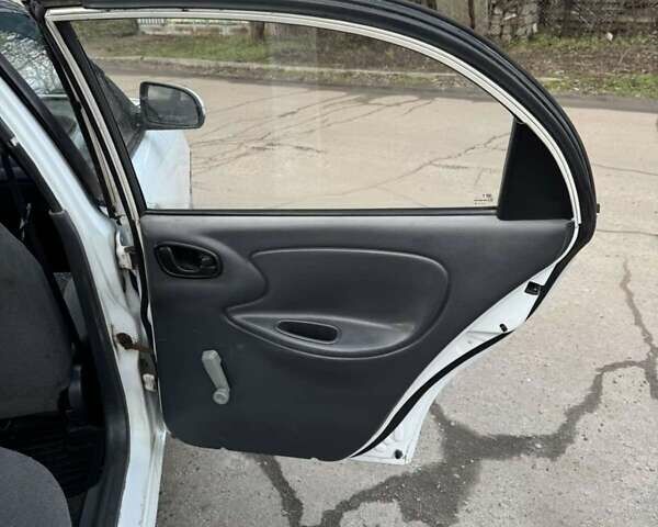 Белый ЗАЗ Ланос, объемом двигателя 1.5 л и пробегом 280 тыс. км за 2000 $, фото 15 на Automoto.ua