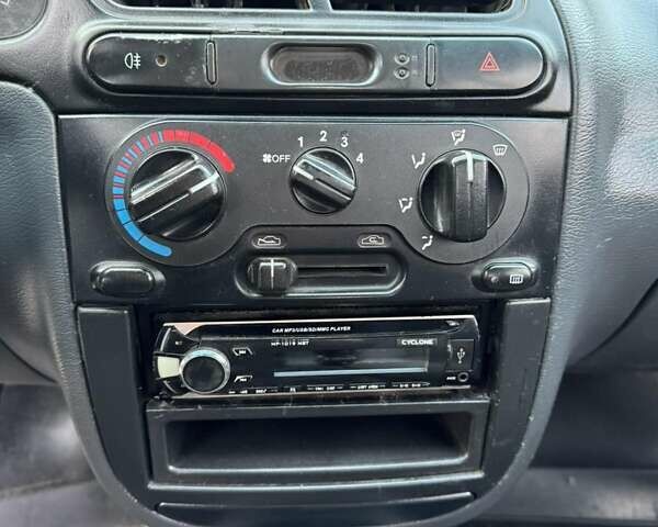 Белый ЗАЗ Ланос, объемом двигателя 1.5 л и пробегом 280 тыс. км за 2000 $, фото 9 на Automoto.ua