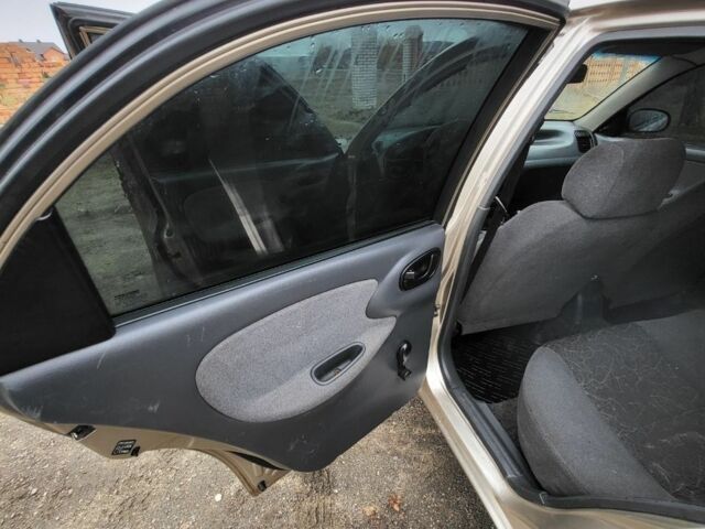 Бежевый ЗАЗ Ланос, объемом двигателя 1.3 л и пробегом 250 тыс. км за 1550 $, фото 6 на Automoto.ua