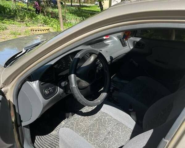 Бежевий ЗАЗ Ланос, об'ємом двигуна 1.39 л та пробігом 191 тис. км за 1400 $, фото 1 на Automoto.ua