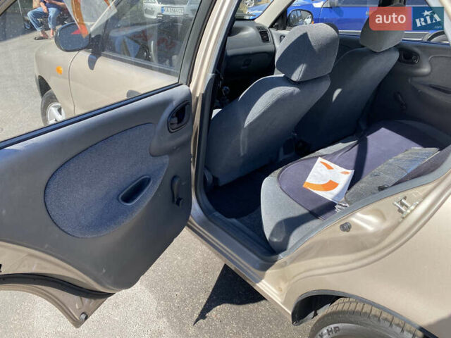 Бежевий ЗАЗ Ланос, об'ємом двигуна 1.39 л та пробігом 73 тис. км за 2000 $, фото 8 на Automoto.ua