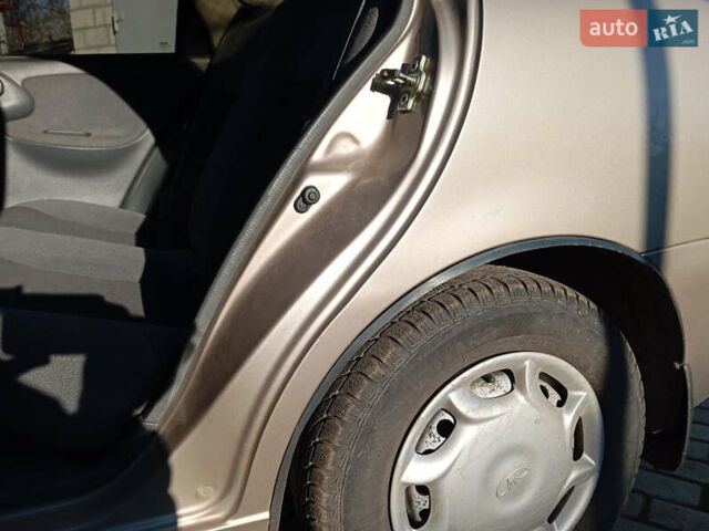 Бежевий ЗАЗ Ланос, об'ємом двигуна 1.39 л та пробігом 225 тис. км за 2600 $, фото 9 на Automoto.ua