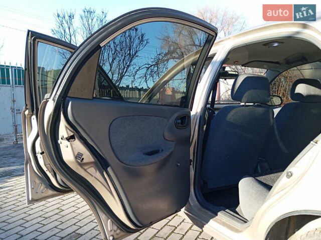 Бежевий ЗАЗ Ланос, об'ємом двигуна 1.39 л та пробігом 225 тис. км за 2600 $, фото 10 на Automoto.ua