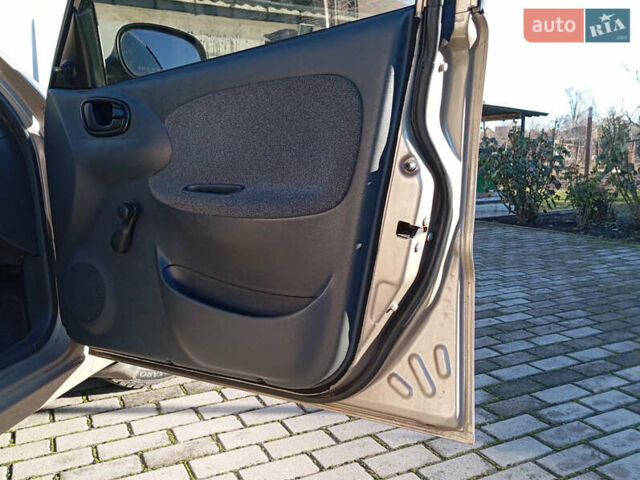 Бежевий ЗАЗ Ланос, об'ємом двигуна 1.39 л та пробігом 225 тис. км за 2600 $, фото 8 на Automoto.ua