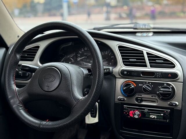 Черный ЗАЗ Ланос, объемом двигателя 1.6 л и пробегом 190 тыс. км за 2650 $, фото 10 на Automoto.ua