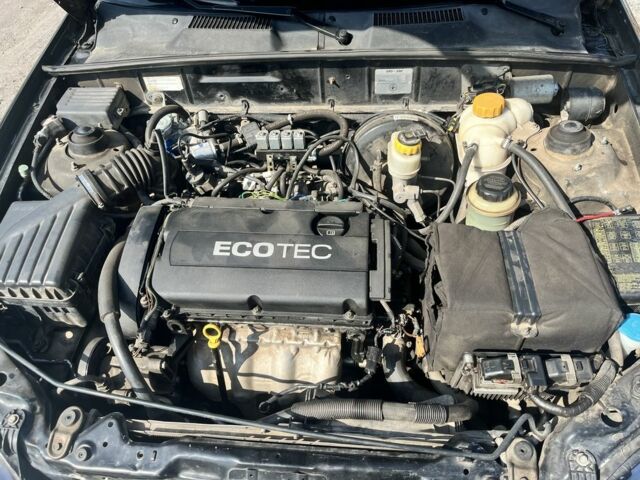 Чорний ЗАЗ Ланос, об'ємом двигуна 1.4 л та пробігом 112 тис. км за 3300 $, фото 4 на Automoto.ua