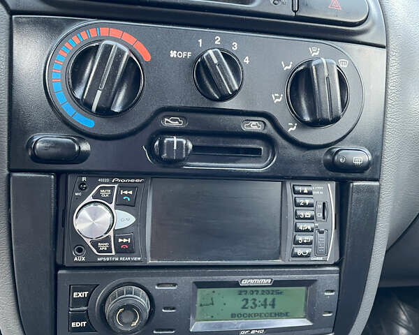 Чорний ЗАЗ Ланос, об'ємом двигуна 1.39 л та пробігом 219 тис. км за 2700 $, фото 12 на Automoto.ua