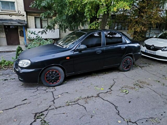 Чорний ЗАЗ Ланос, об'ємом двигуна 1.3 л та пробігом 322 тис. км за 2000 $, фото 4 на Automoto.ua