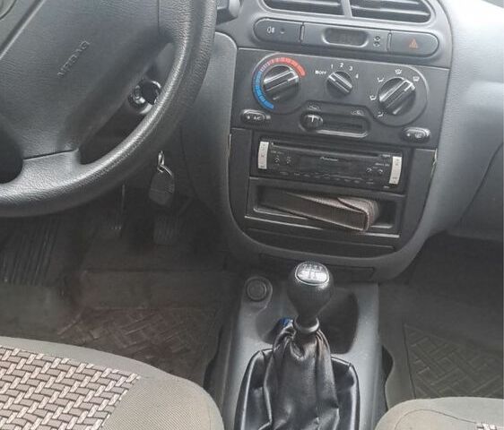 Чорний ЗАЗ Ланос, об'ємом двигуна 1.5 л та пробігом 75 тис. км за 3200 $, фото 3 на Automoto.ua