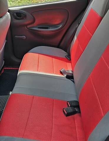 Червоний ЗАЗ Ланос, об'ємом двигуна 1.6 л та пробігом 190 тис. км за 2500 $, фото 9 на Automoto.ua