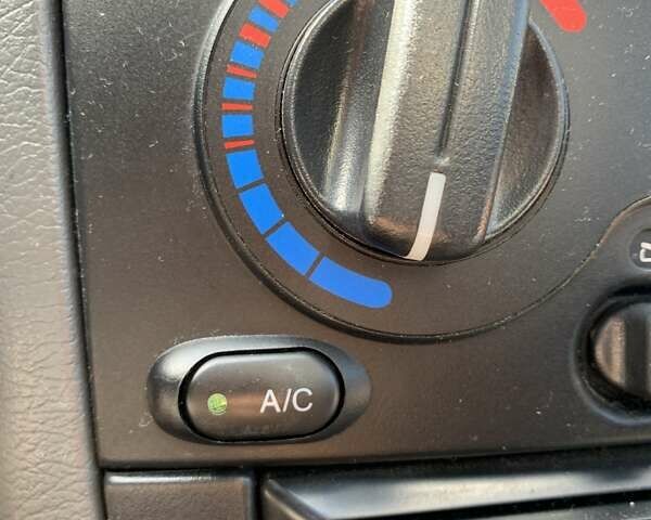 Красный ЗАЗ Ланос, объемом двигателя 1.5 л и пробегом 89 тыс. км за 3300 $, фото 5 на Automoto.ua