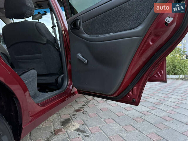 Красный ЗАЗ Ланос, объемом двигателя 1.5 л и пробегом 110 тыс. км за 4250 $, фото 5 на Automoto.ua