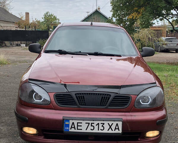 Красный ЗАЗ Ланос, объемом двигателя 1.5 л и пробегом 370 тыс. км за 2550 $, фото 1 на Automoto.ua