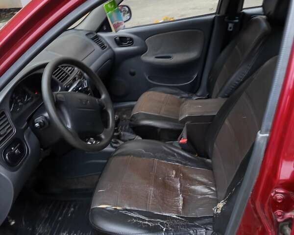 Червоний ЗАЗ Ланос, об'ємом двигуна 1.5 л та пробігом 200 тис. км за 1800 $, фото 1 на Automoto.ua