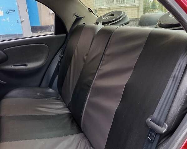 Червоний ЗАЗ Ланос, об'ємом двигуна 1.5 л та пробігом 200 тис. км за 1800 $, фото 3 на Automoto.ua